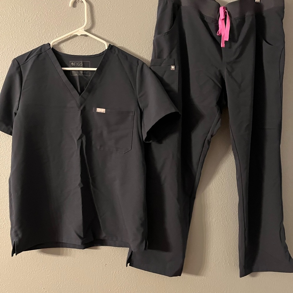 Figs dark grey/blue Scrub Set with Pink Accent